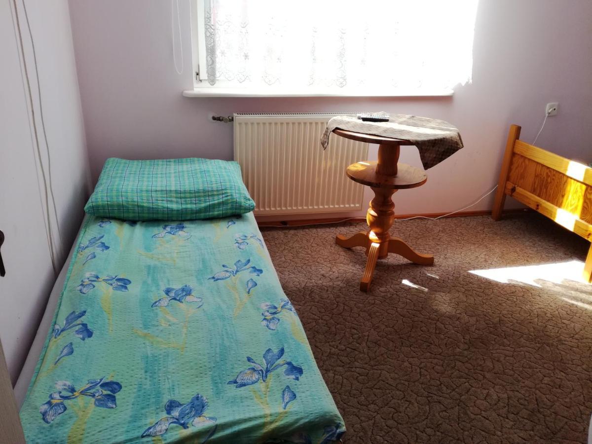 Pokoje Goscinne Greta Leba Exterior foto